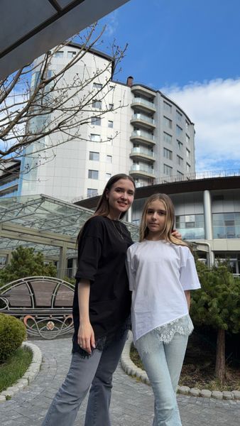 Жіноча футболка оверсайз з мереживом - XL, чорний 7759 фото